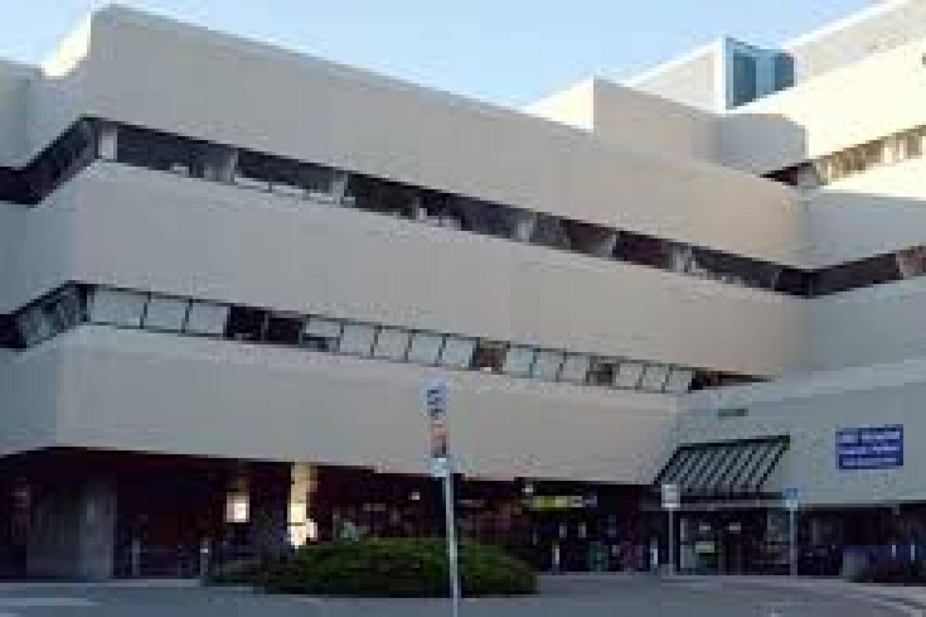 Luxury 1BR in Iconic Butterfly Tower Downtown Vancouver View