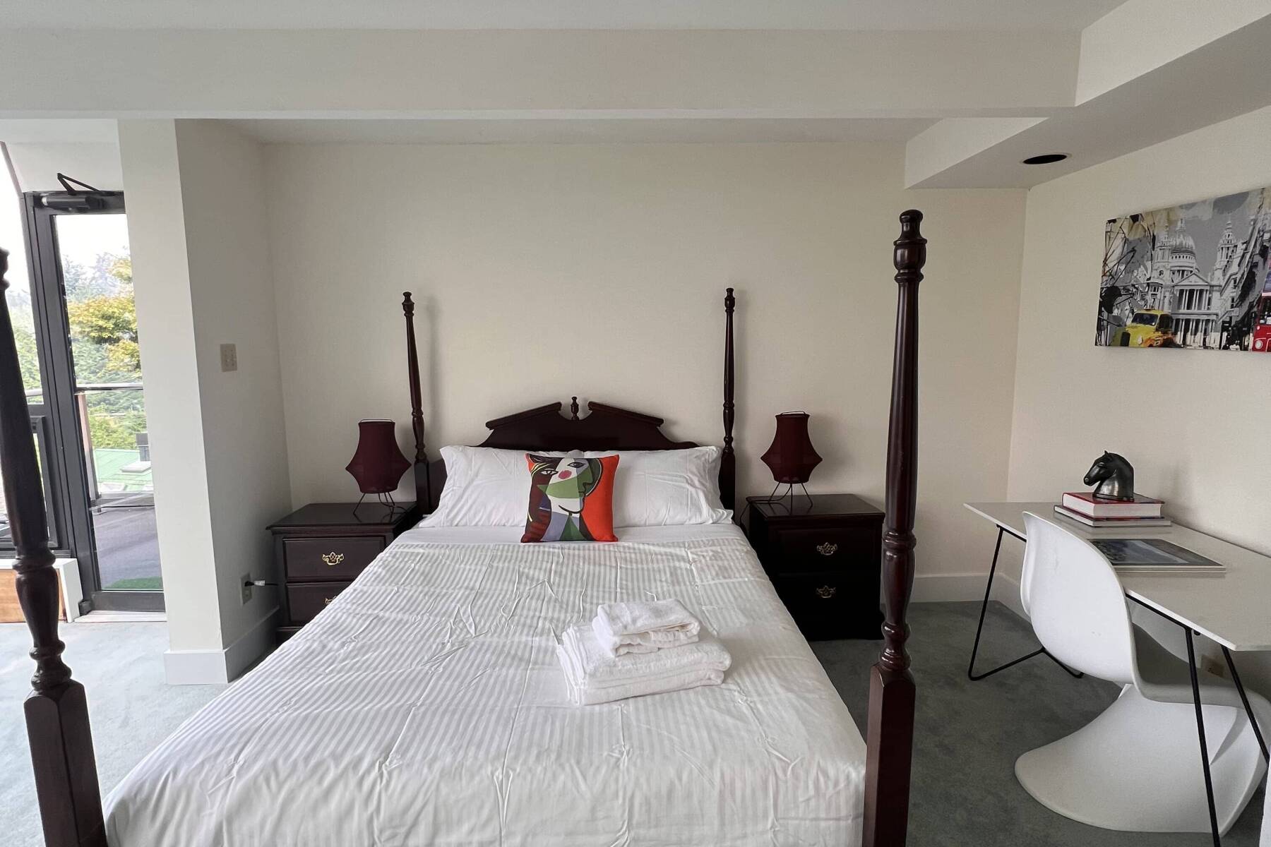 5-Bedroom North Van Home with Pool/Hot Tub, Beautiful Views