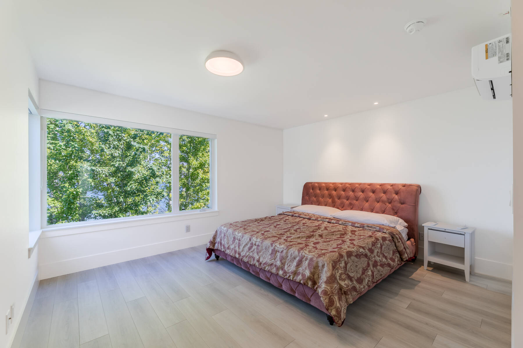 Summerland Beachfront Luxury | Pool Hot Tub & Gym