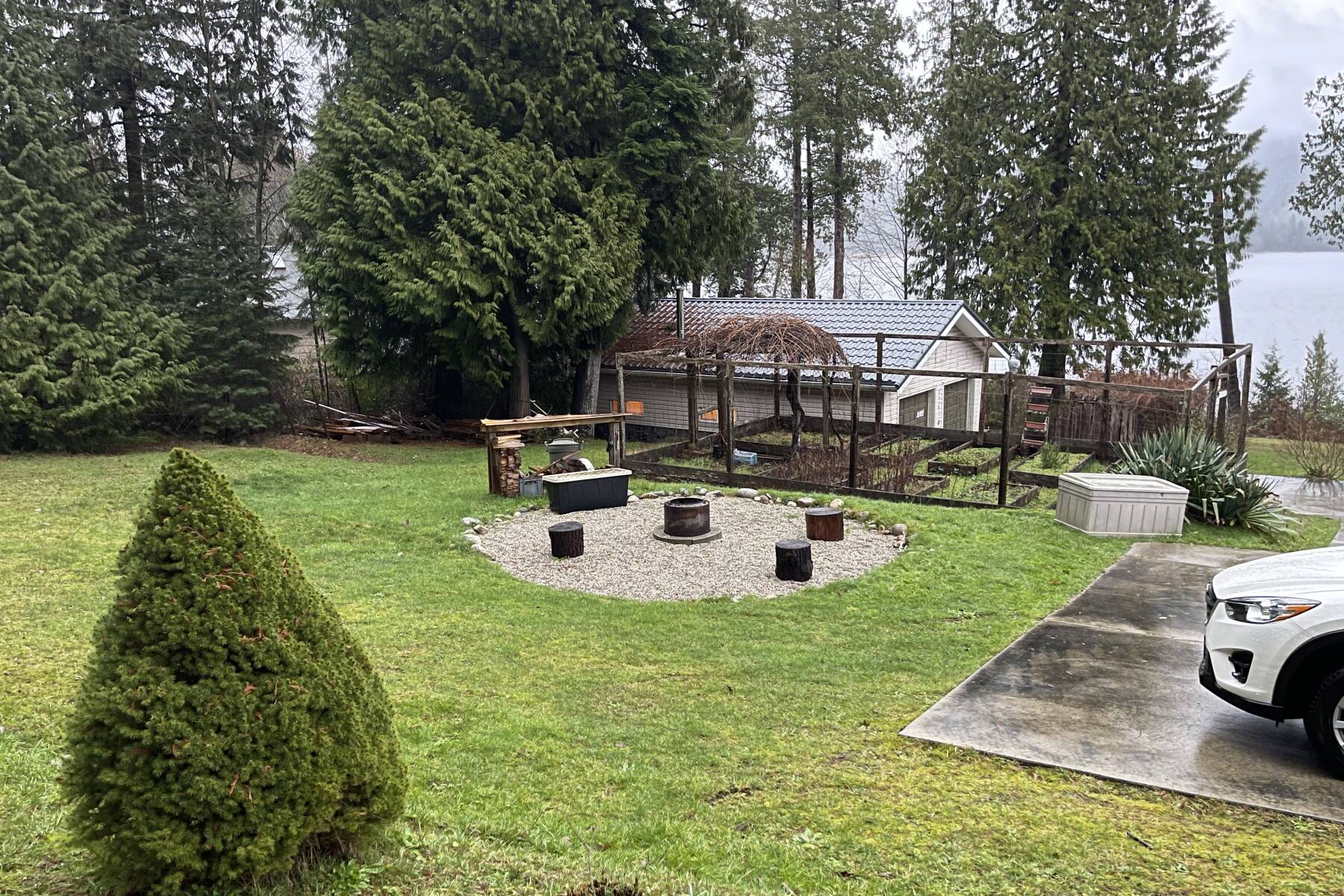 Porpoise Bay Waterfront Home, 4 bedroom, 3 bathroom