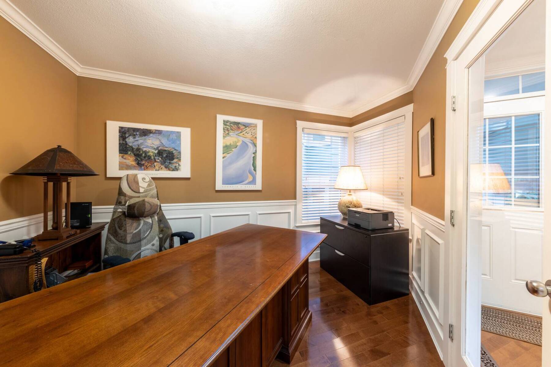 White Rock Beach House walking distance to beach