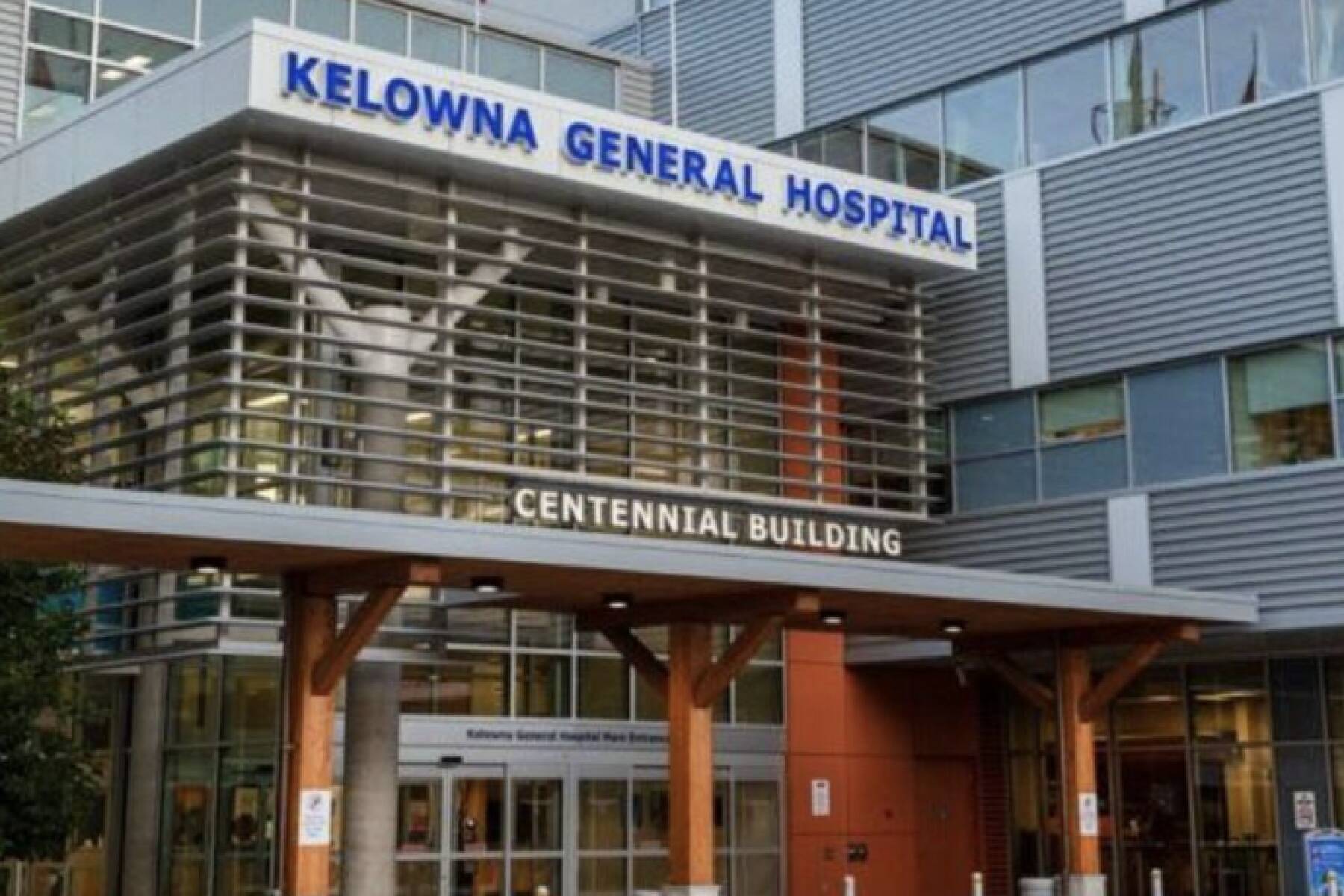 Brand New Luxury 3 Level Lake View House + Hot Tub