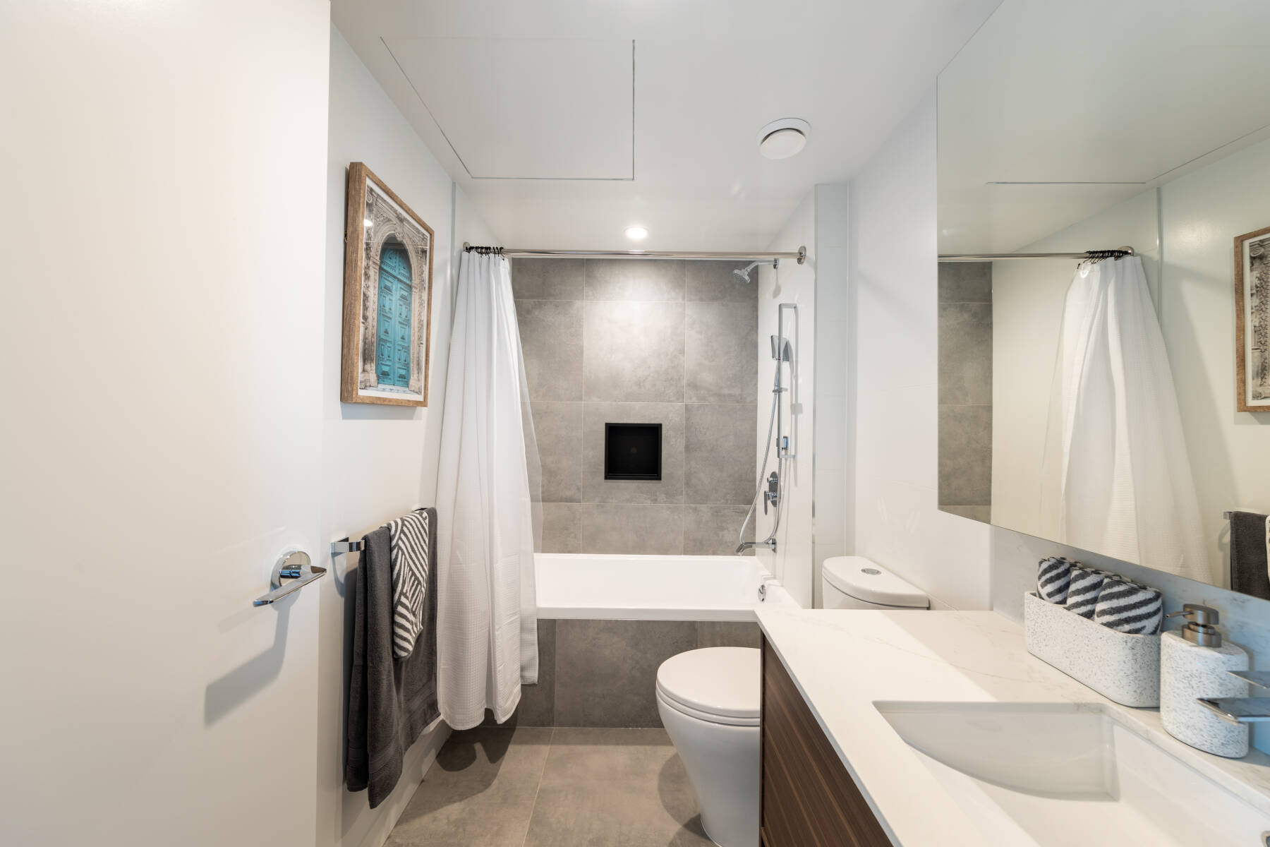 SkyTrain-Connected Modern Condo at The Hub