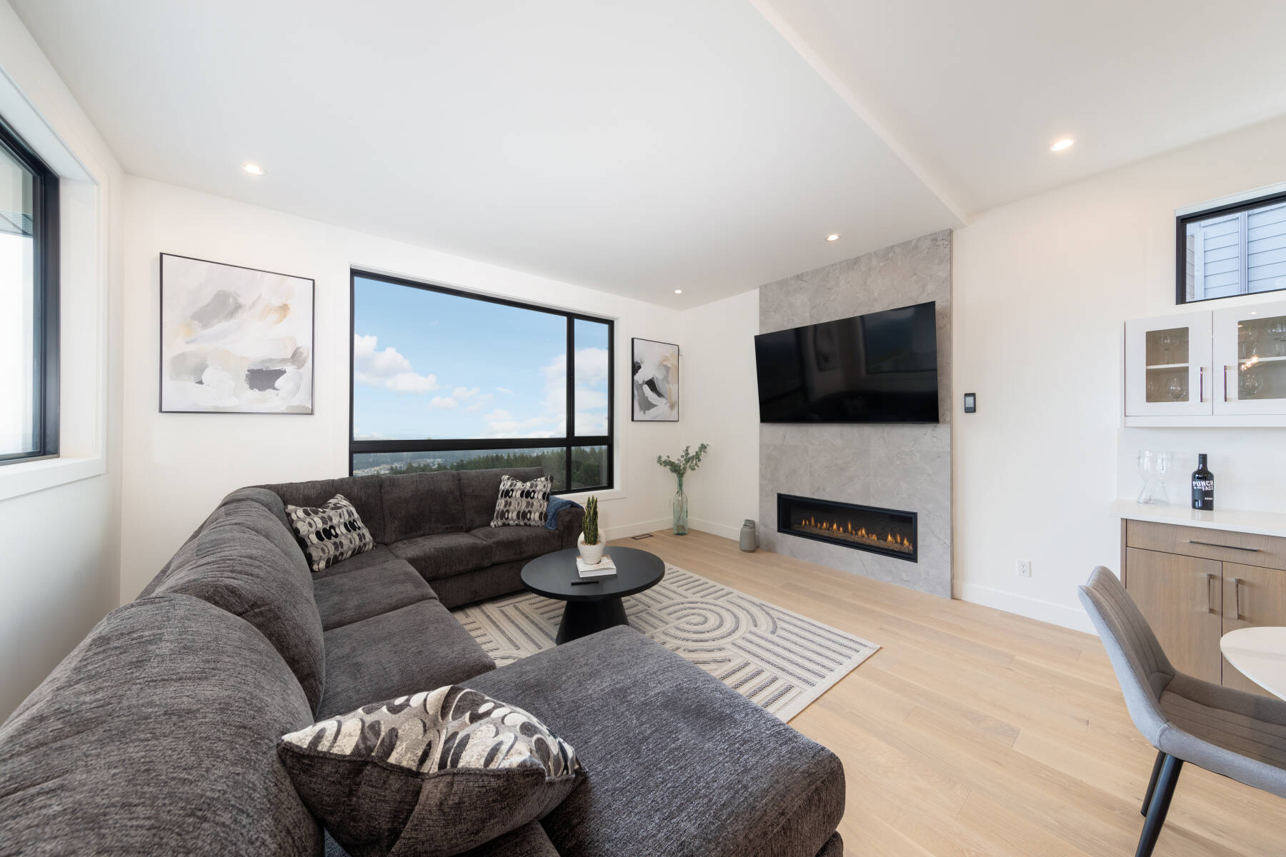 Bear Mountain Luxury Four-Bedroom House