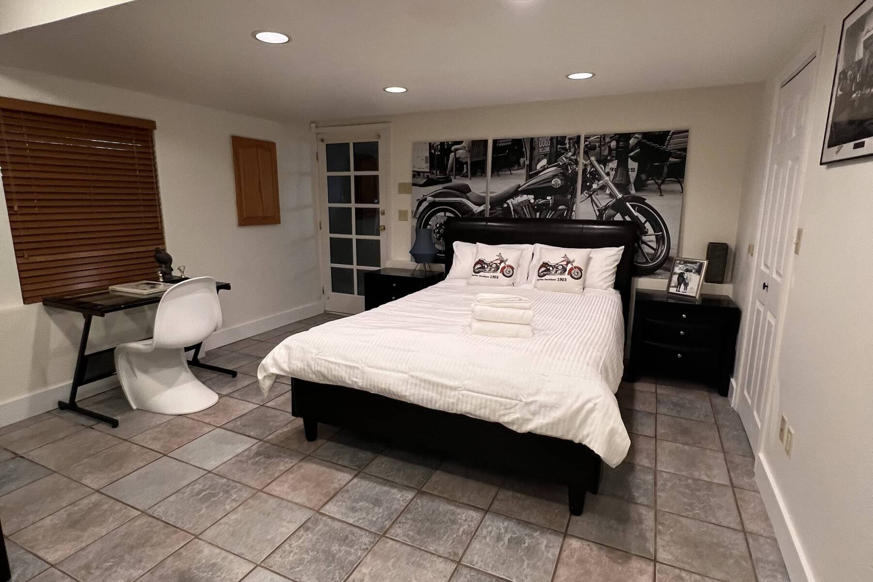 5-Bedroom North Van Home with Pool/Hot Tub, Beautiful Views