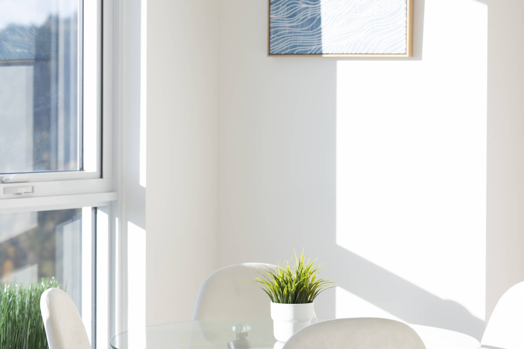 Relaxing Riverside 2BR Near Shops & Parks