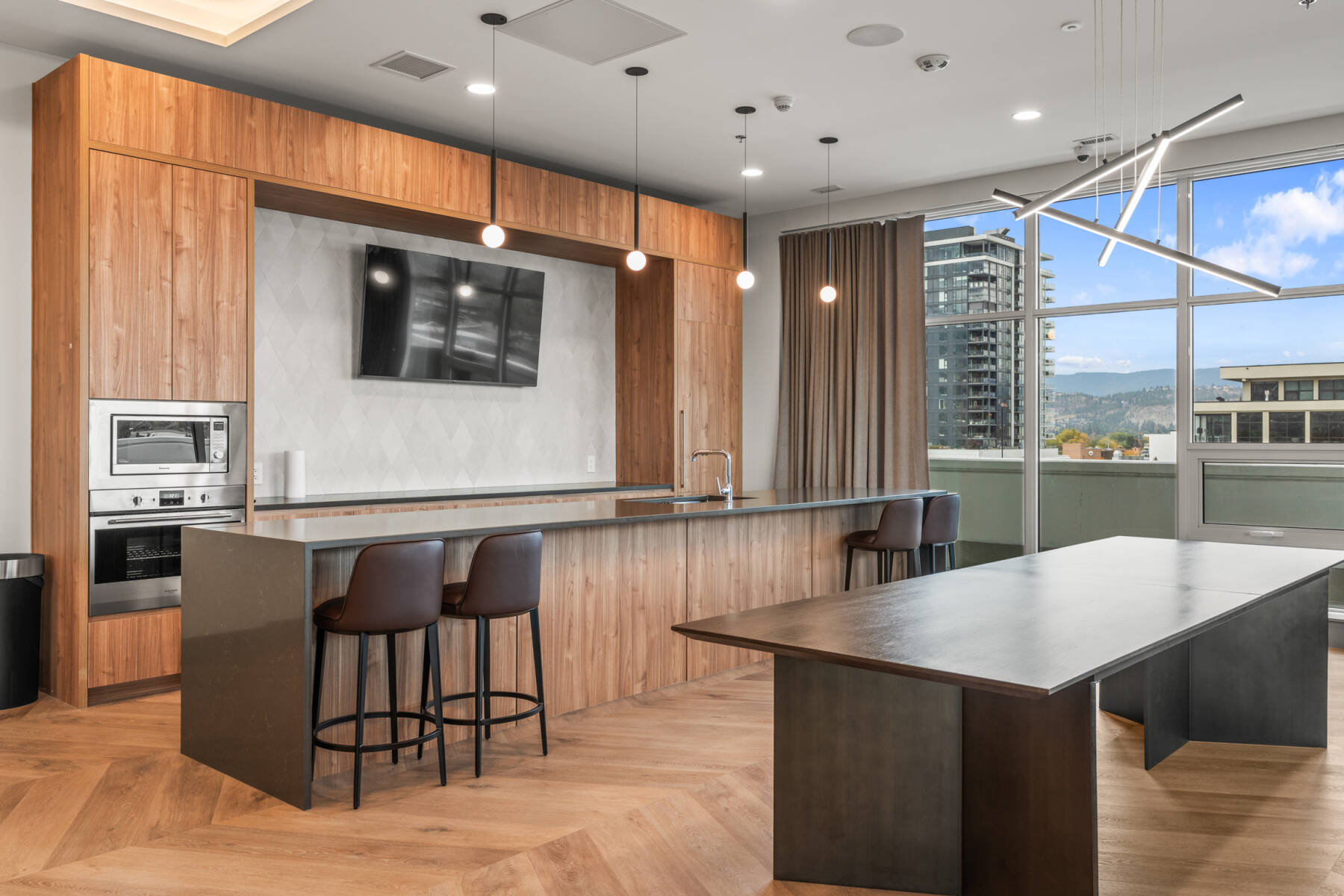 New Modern Lakefront Condo with stunning Water View
