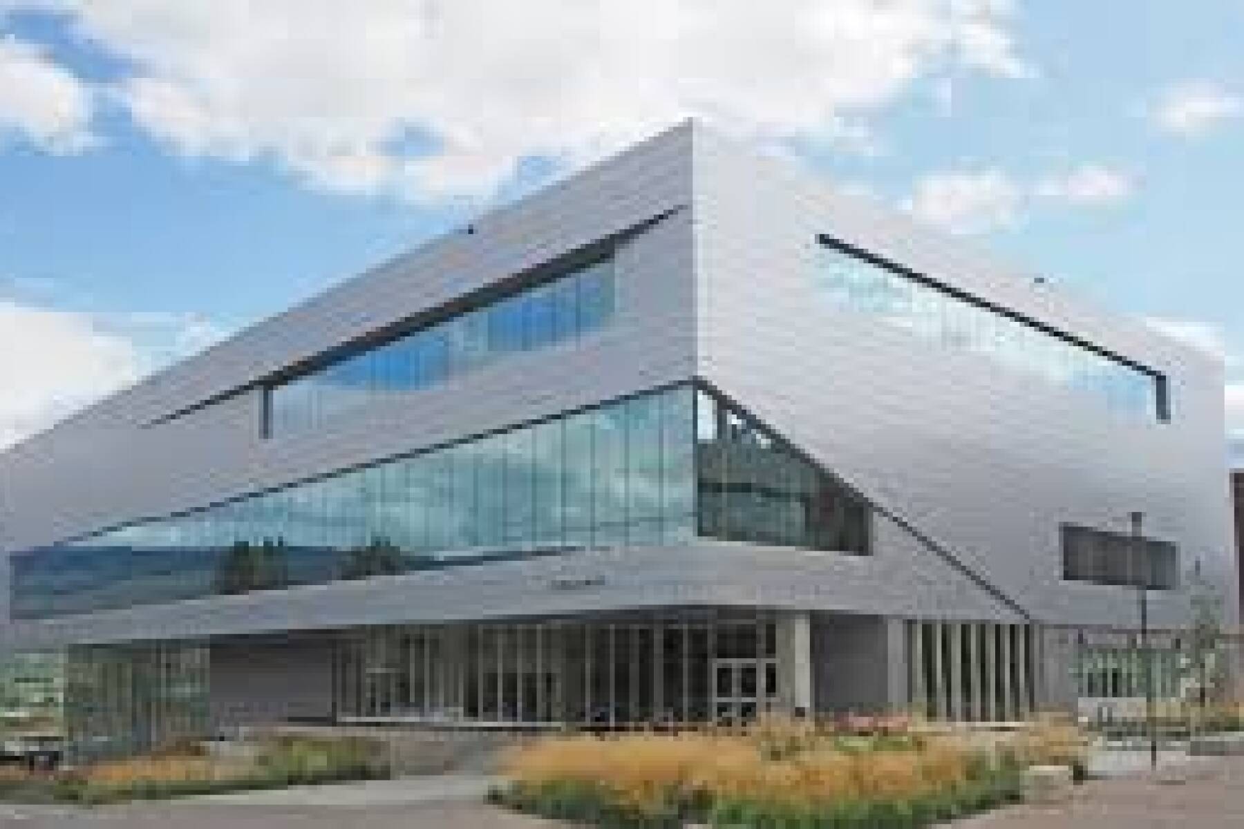 New Modern Lakefront Condo with stunning Water View