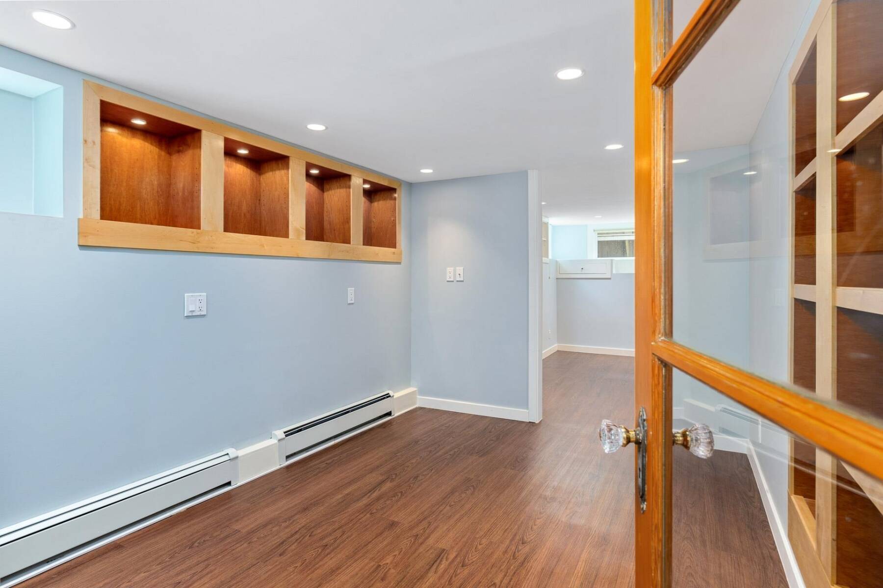 Location! Spacious suite near Dundarave and Waterfront