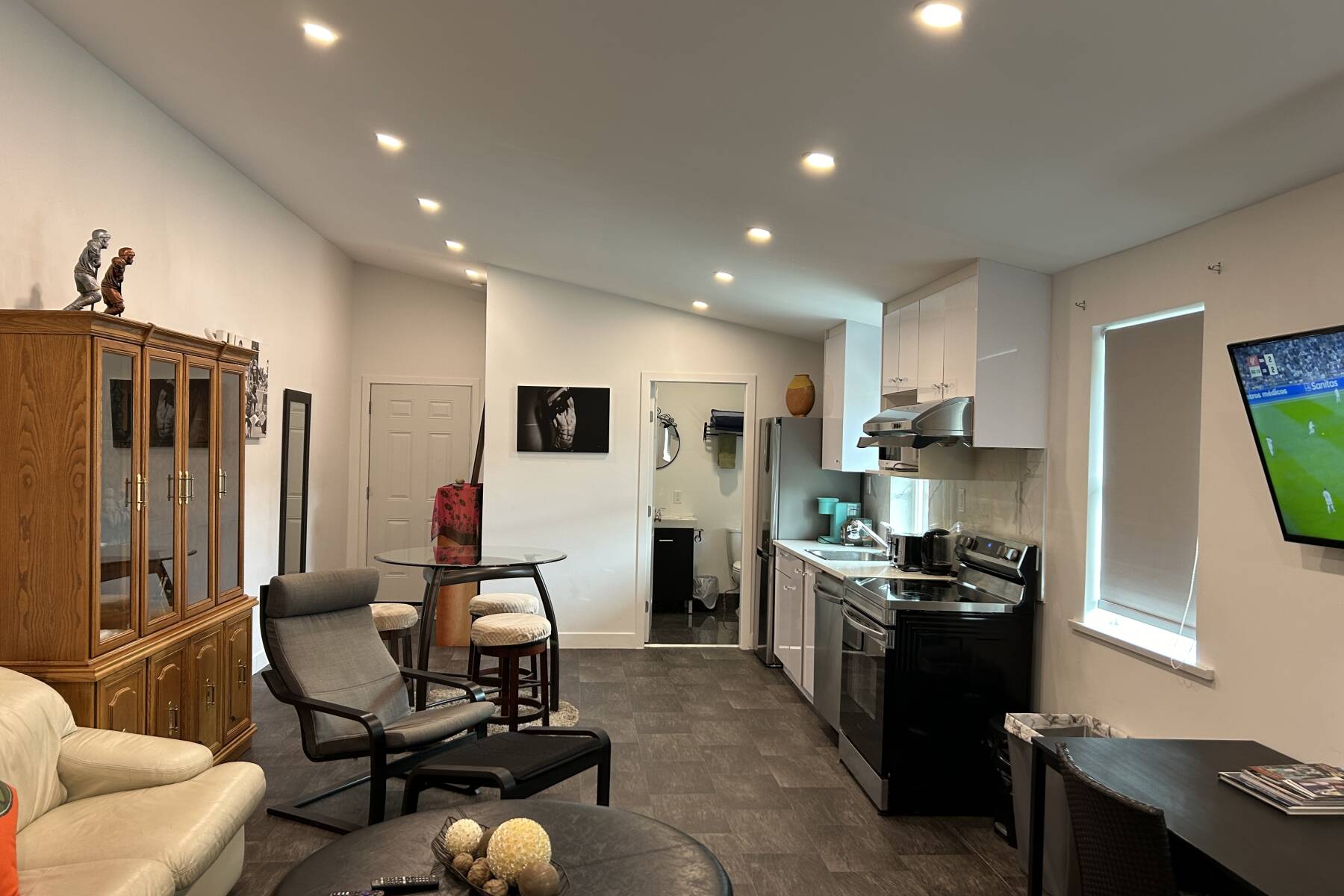 Private Self-Contained Studio Suite, Shared Pool/Hot Tub