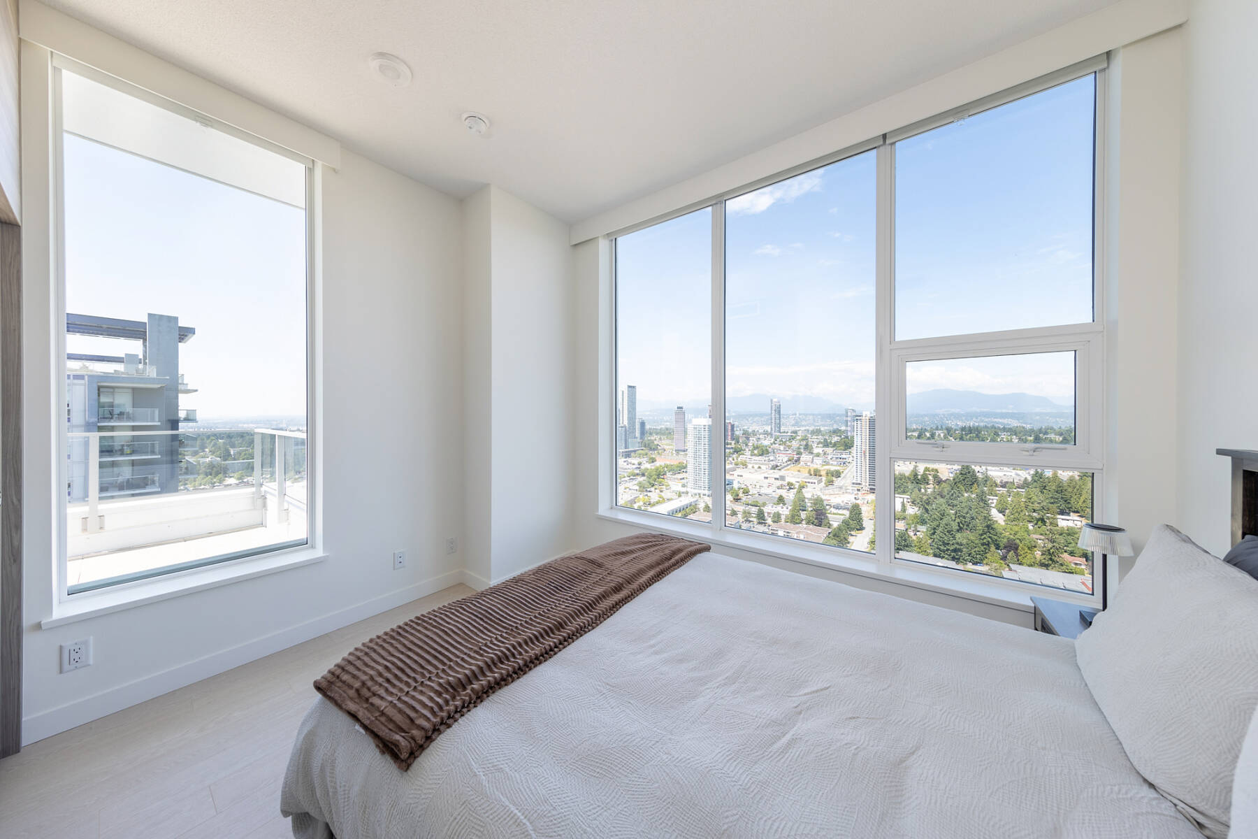 Luxury Penthouse 3 Bedroom | Pool Hot Tub Gym