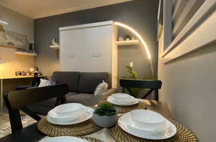 Fully-equipped Kitchen and Dining Area