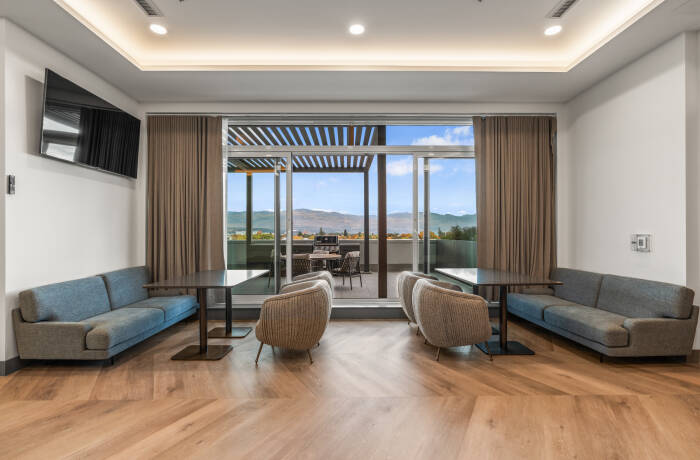 Building and Amenities