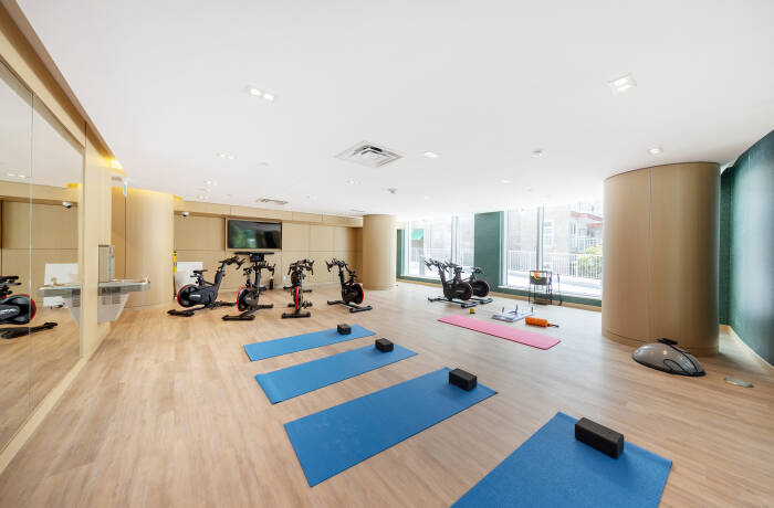 Building and Amenities