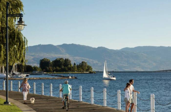 Nearby Tourist Spots & Amenities