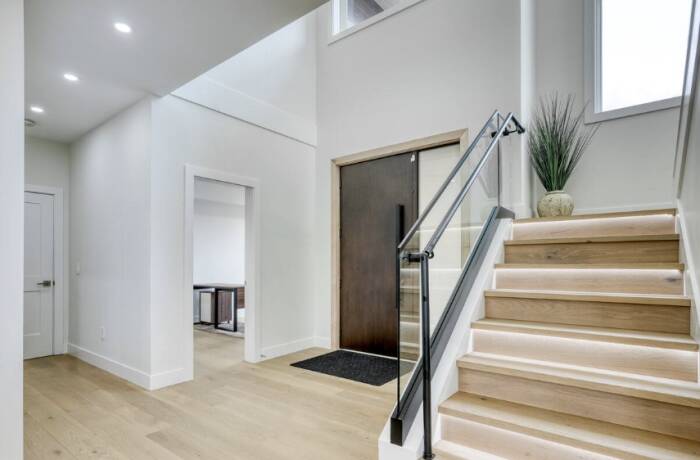 Nearby Tourist Spots & Amenities