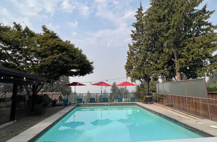 Shared Pool, Hot Tub, Deck