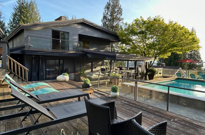 Shared Pool, Hot Tub, Deck