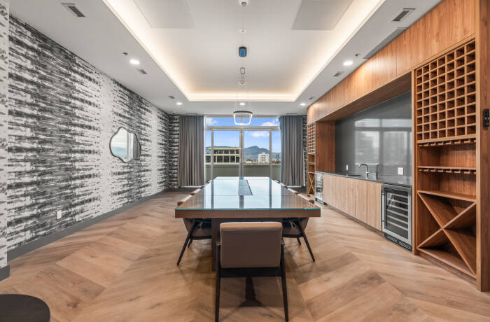 Building and Amenities