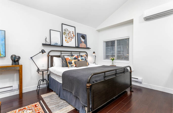 Bedroom Area - King Size Bed