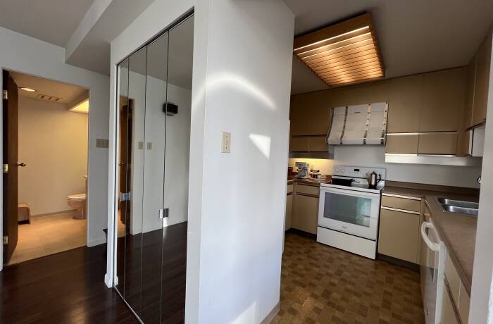 Fully-equipped Kitchen, and Dining Area