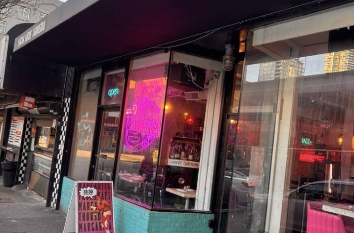 Restaurants Near Butterfly (Downtown Vancouver)