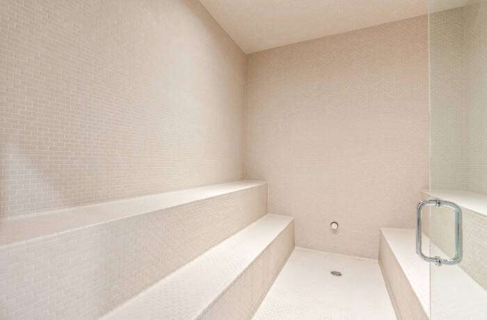 Building and Amenities