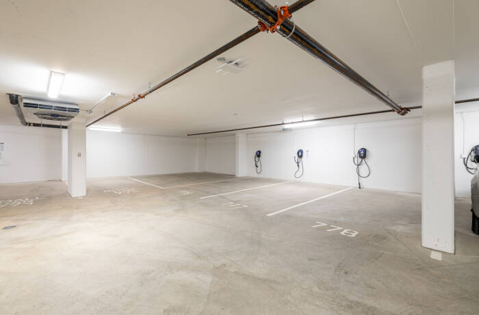 Building and Amenities