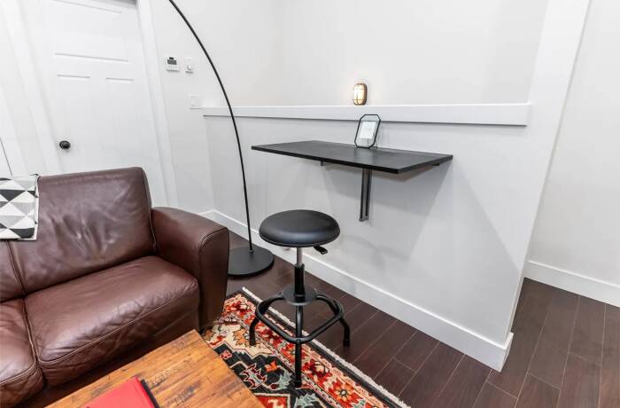 Office Area (Extra Desk Available)