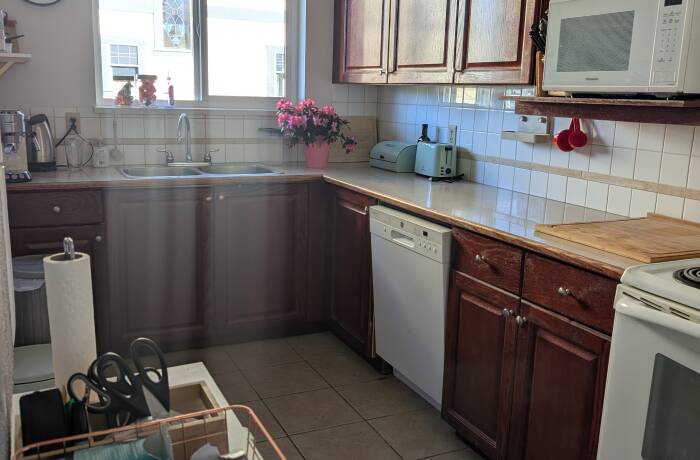 Fully-equipped Kitchen Area