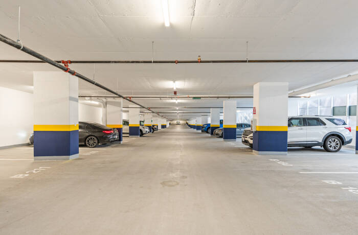 Building and Amenities