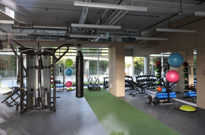 Building and Amenities