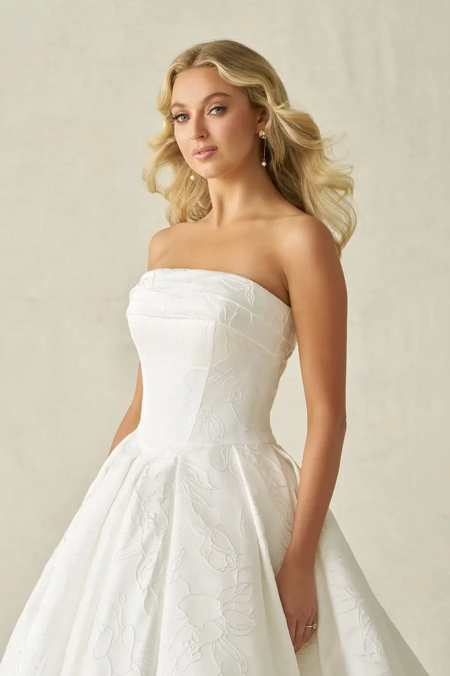 Allure Bridals Style A1400 wedding dress