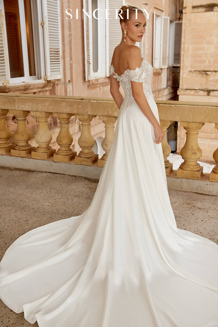 Justin Alexander Style 44617LNDZ wedding dress