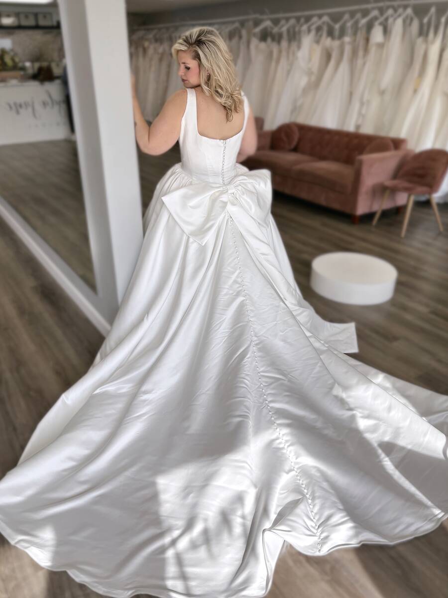 Vayda Jane Sienna wedding dress