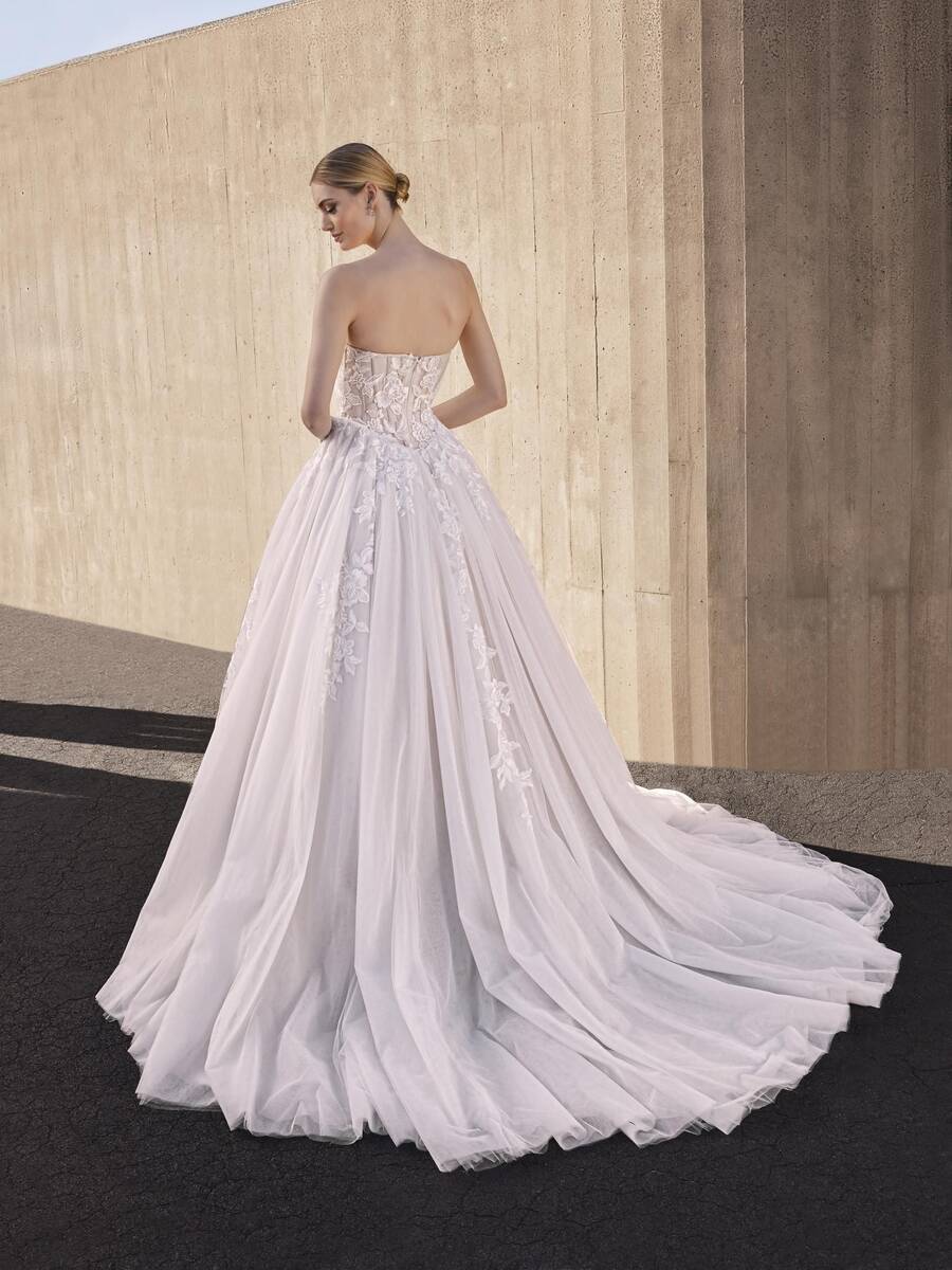 Pronovias  Otelia wedding dress