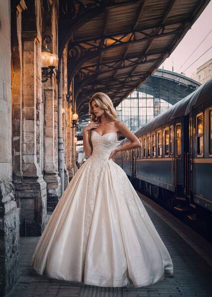 Randy Fenoli Lexington wedding dress