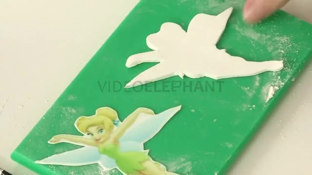 How To Decorate A Tinkerbell Cake