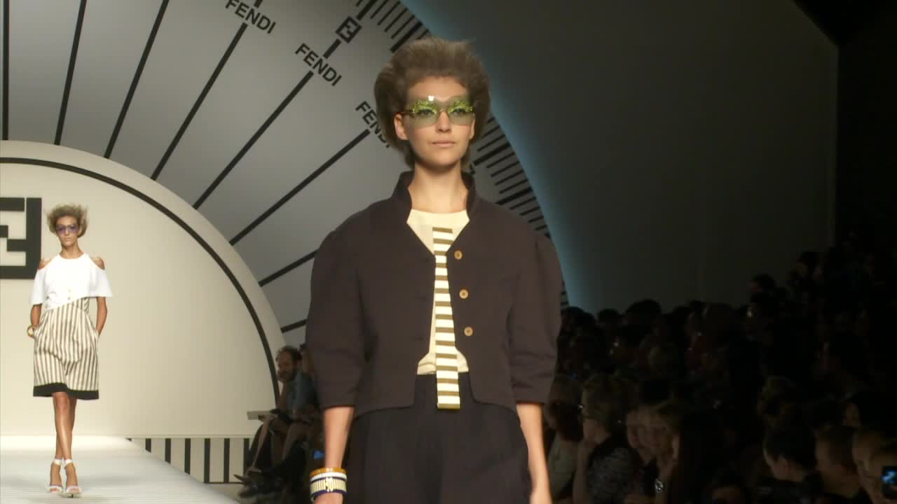 Fendi's Fashion Show - Woman's Prêt-à-Porter Sprin