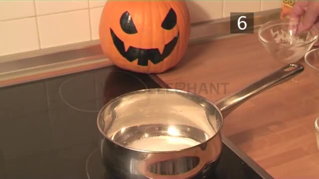 How To Create Spooky Spiny Cupcakes