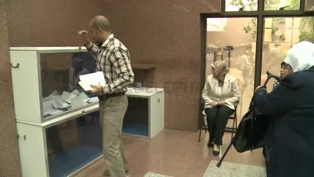 Voting abroad starts in Egypt referendum