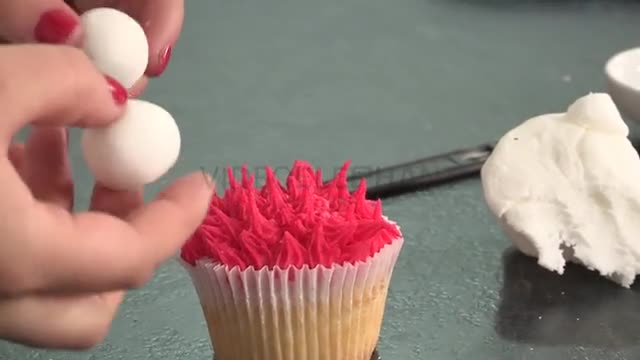 How To Decorate An Elmo Cupcake