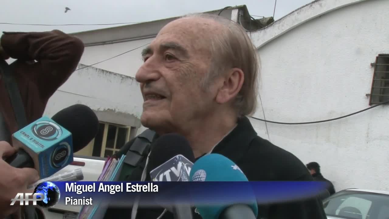 Argentine pianist returns to the prison where he w
