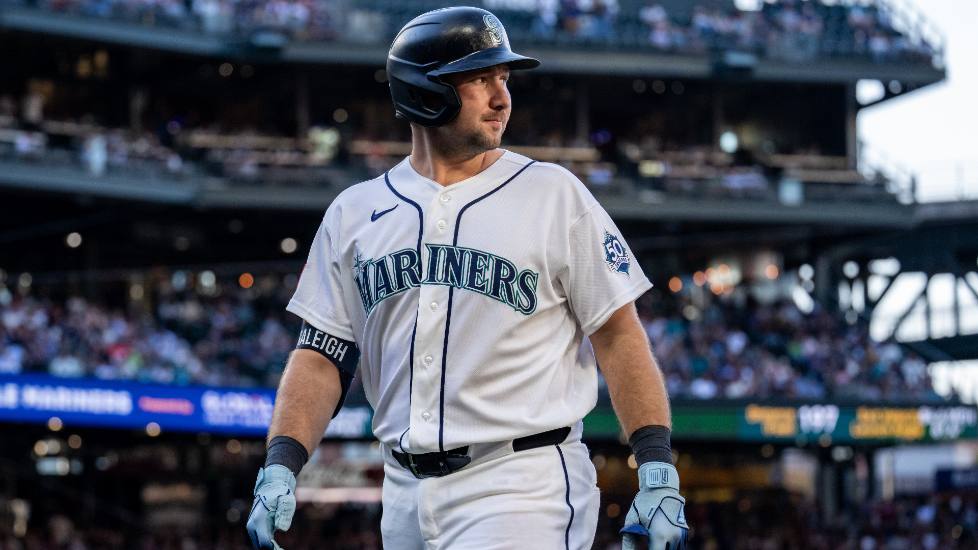 Mariners Disappoint Again: Reds Eye Wild Card Spot in MLB