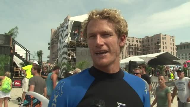Top surfers eye one million-dollar prize
