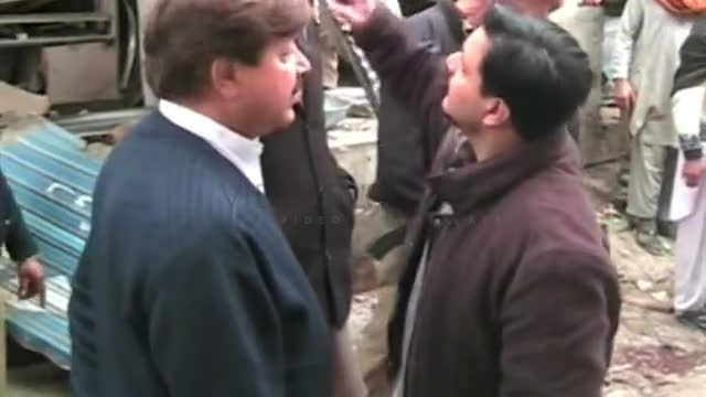 Deadly suicide attack targets Pakistan mosque