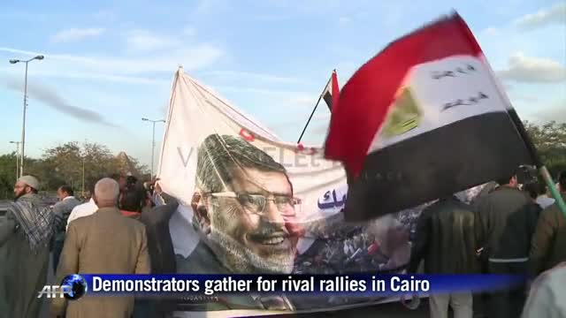 Hundreds of people demonstrate in favour of Presid