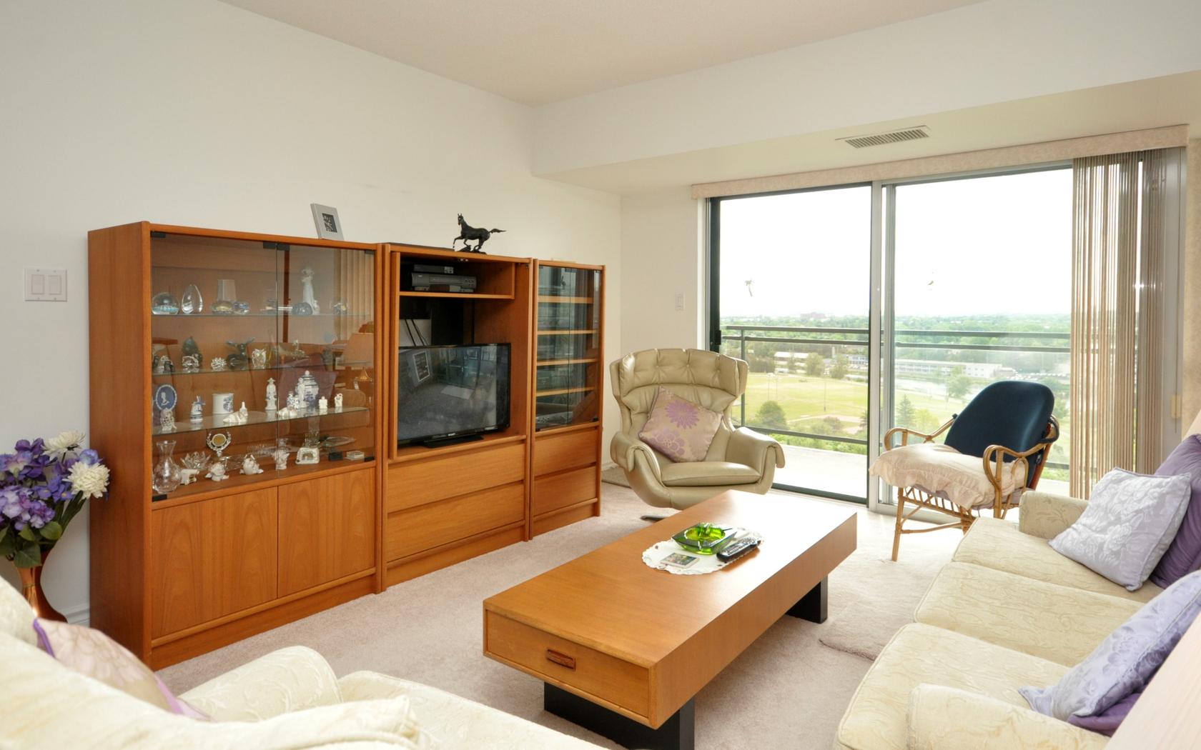 237 King St W, Unit 1211