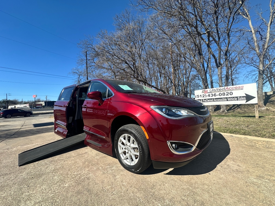 Used 2020 Chrysler Pacifica Touring L - VMI Side Entry Entry In Floor Automatic Ramp