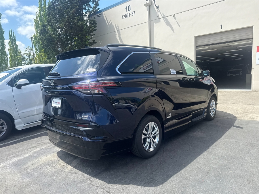 Used 2023 Toyota Sienna Hybrid XSE Sport - VMI Side Entry Entry In Floor Automatic Ramp